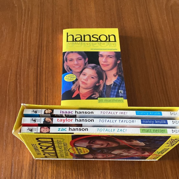 VTG Hanson Set of 2 VHS Tapes & 7 Books - Picture 7 of 14